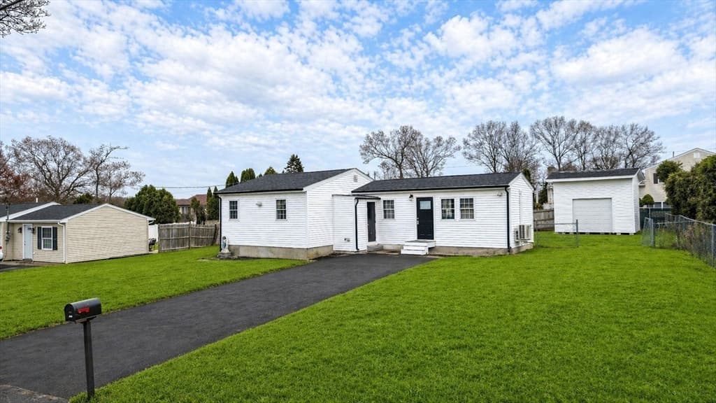 715 Newhall St, Fall River MA 02721
