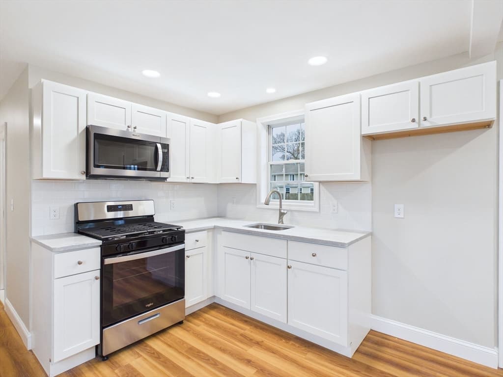 Single Family Residence at 715 Newhall St, Fall River MA 02721, photo 8 of 26