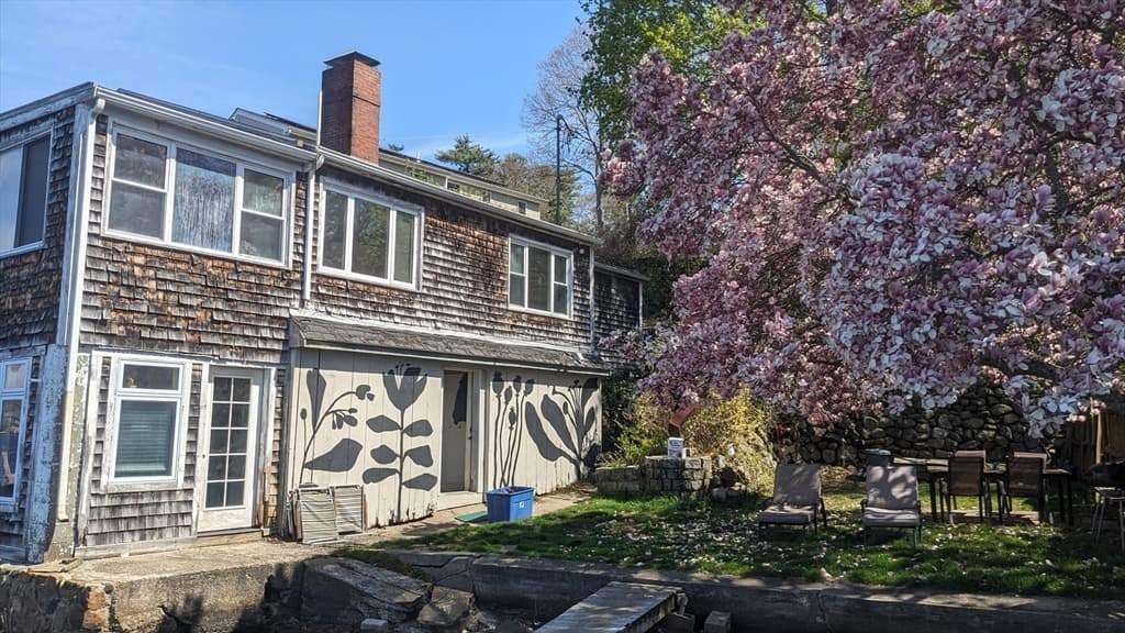 Single Family Residence at 10 Coral Hill Rd, Essex MA 01929, Essex, photo 4 of 31