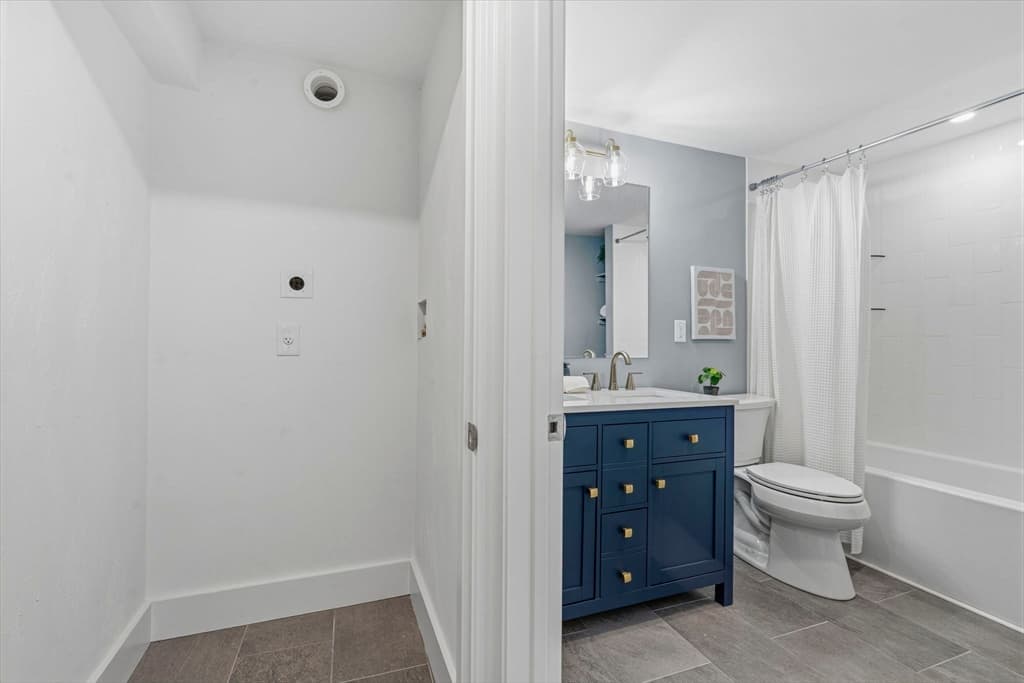 Single Family Residence at 8 Hammatt St # 2, Ipswich MA 01938, photo 17 of 28