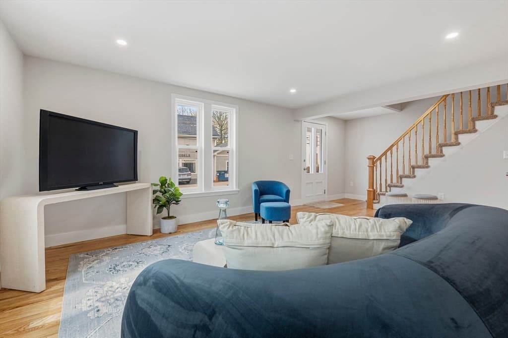 Single Family Residence at 8 Hammatt St # 2, Ipswich MA 01938, photo 8 of 28