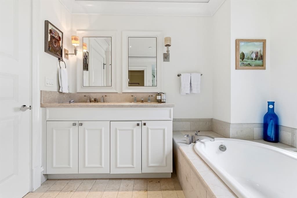 Condominium at 776 Boylston Street, Boston MA 02199, Boston, photo 11 of 15