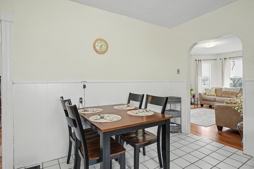 Condominium at 188 Waverley St # 1, Belmont MA 02478, Belmont, photo 6 of 16