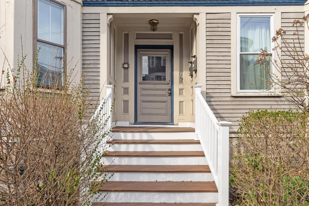 Condominium at 9-11 Pond St # 2, Boston MA 02130, photo 2 of 23