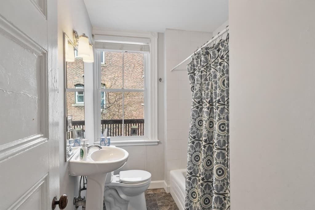 Condominium at 9-11 Pond St # 2, Boston MA 02130, photo 12 of 23