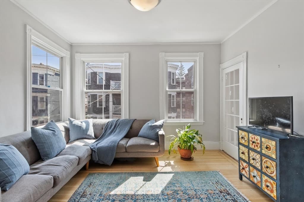Condominium at 9-11 Pond St # 2, Boston MA 02130, photo 4 of 23