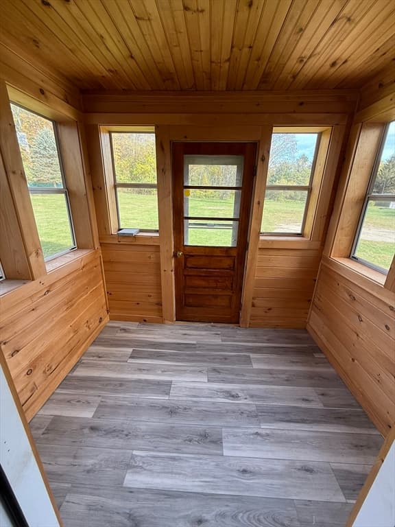 Single Family Residence at 191 Fort Hill Ave, Pittsfield MA 01201, photo 2 of 14