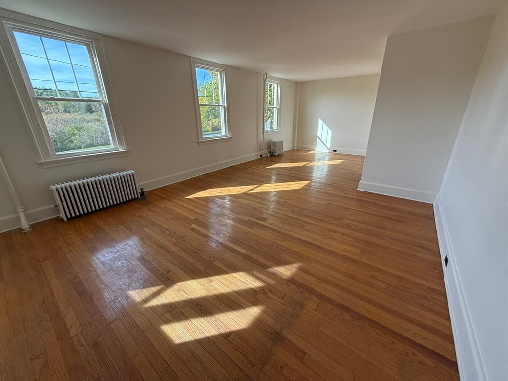 Single Family Residence at 191 Fort Hill Ave, Pittsfield MA 01201, photo 6 of 14