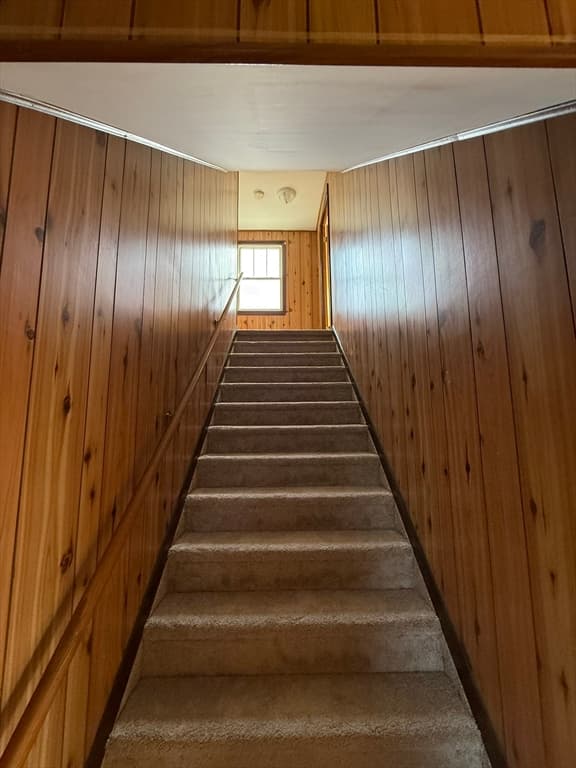 Single Family Residence at 191 Fort Hill Ave, Pittsfield MA 01201, photo 8 of 14