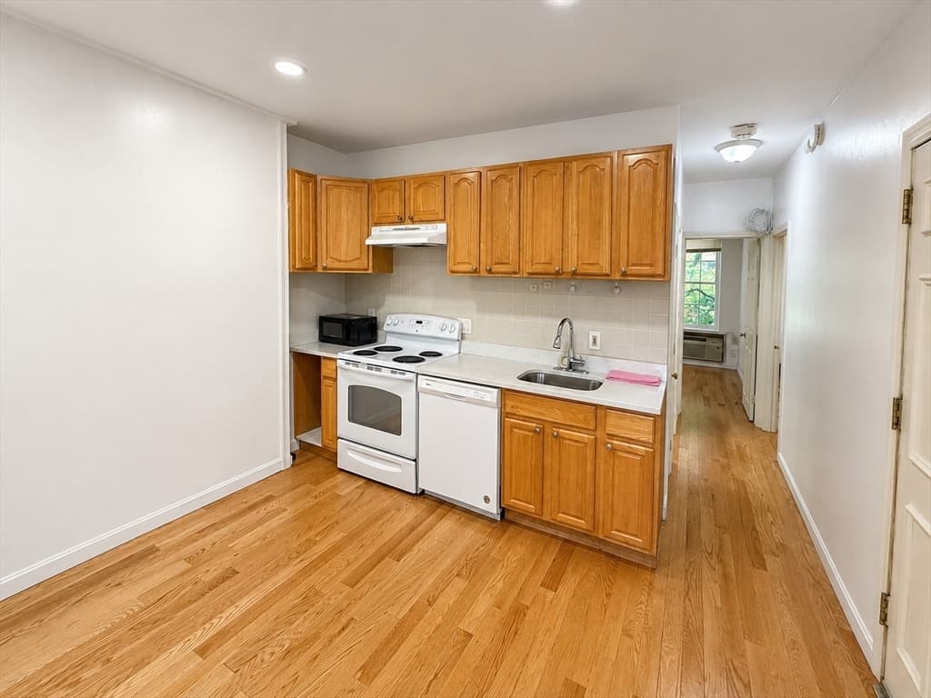 Condominium at 74 Tyler St # C, Boston MA 02111, photo 12 of 32