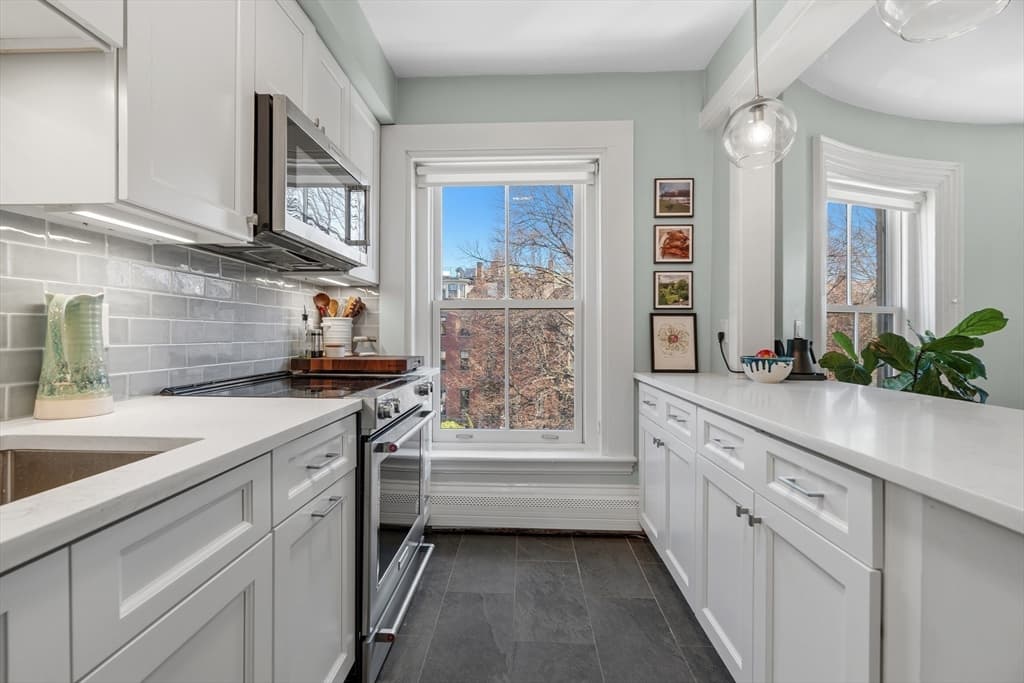 Condominium at 32 Union Park # 3, Boston MA 02118, photo 13 of 31