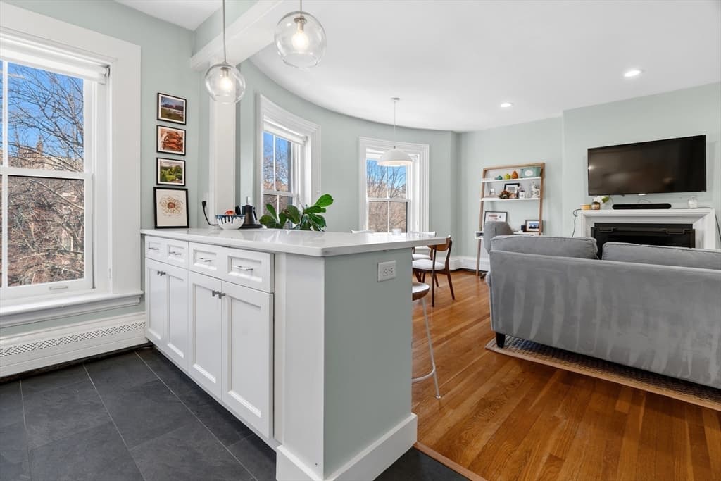 Condominium at 32 Union Park # 3, Boston MA 02118, photo 17 of 31