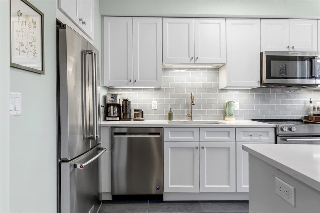 Condominium at 32 Union Park # 3, Boston MA 02118, photo 16 of 31