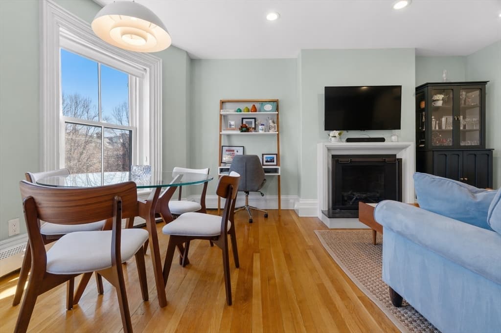 Condominium at 32 Union Park # 3, Boston MA 02118, photo 3 of 31
