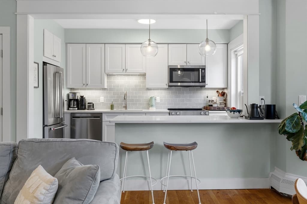 Condominium at 32 Union Park # 3, Boston MA 02118, photo 9 of 31