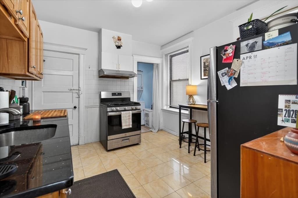 Condominium at 19 Royal St # 6, Boston MA 02134, photo 13 of 26