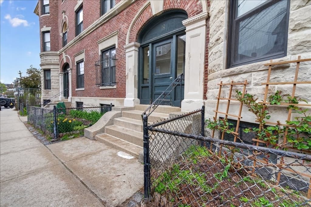 Condominium at 19 Royal St # 6, Boston MA 02134, photo 20 of 26