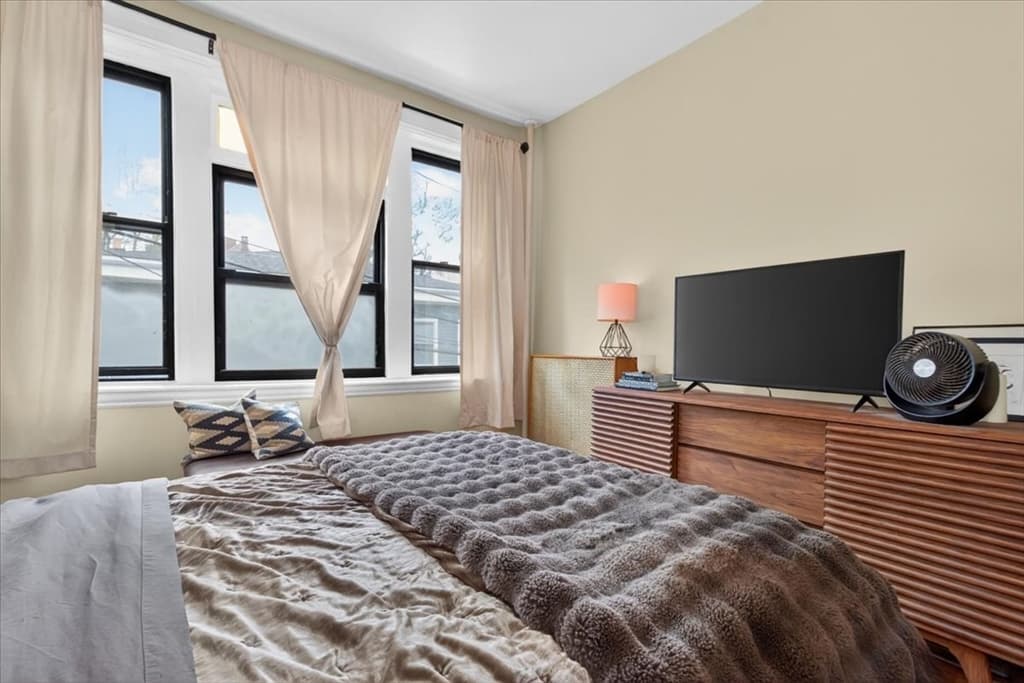 Condominium at 19 Royal St # 6, Boston MA 02134, photo 10 of 26