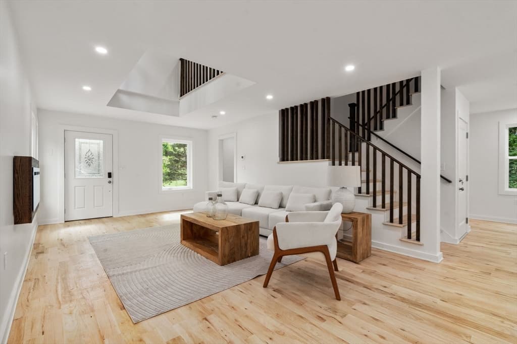 Single Family Residence at 174 Gilbert St, Mansfield MA 02048, photo 6 of 40