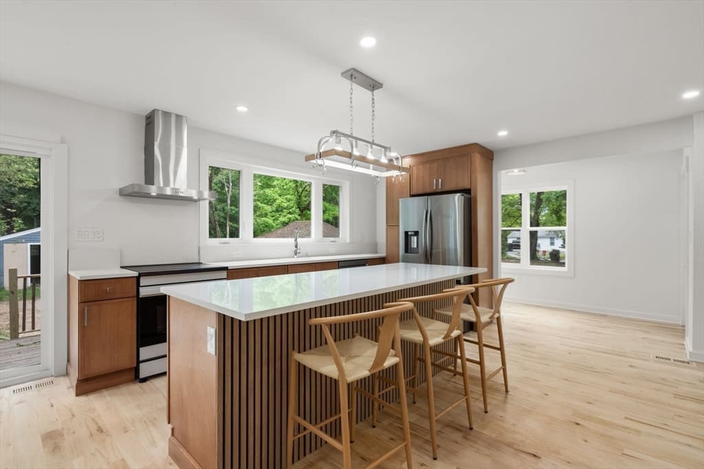 Single Family Residence at 174 Gilbert St, Mansfield MA 02048, photo 7 of 40