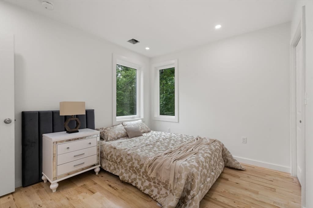 Single Family Residence at 174 Gilbert St, Mansfield MA 02048, photo 9 of 40