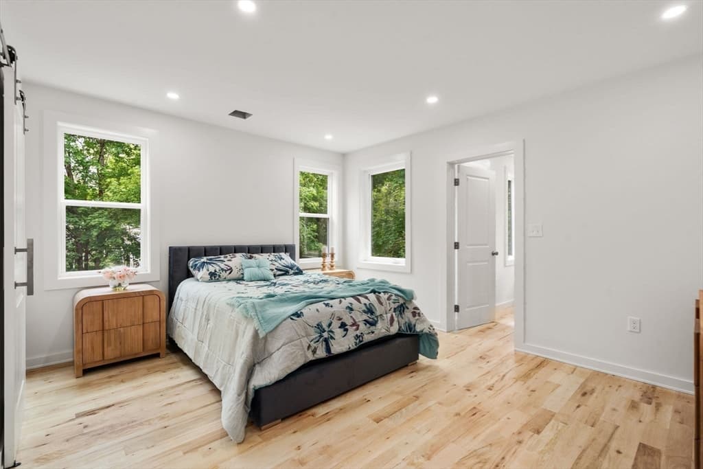 Single Family Residence at 174 Gilbert St, Mansfield MA 02048, photo 11 of 40