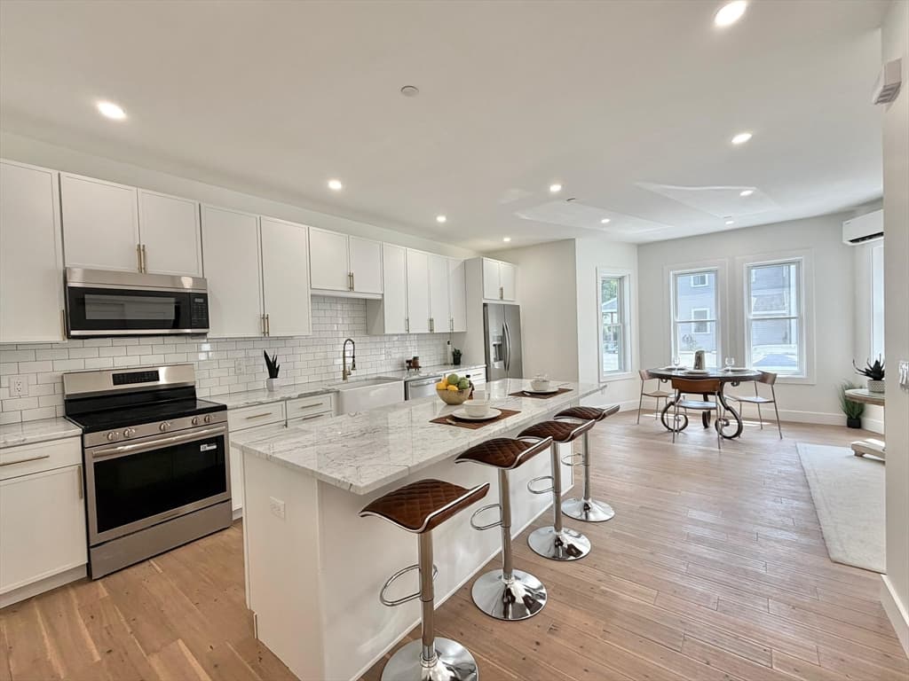 20 Broad St # 5, Medway MA 02053