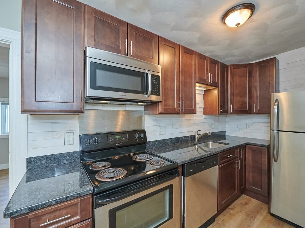 4 Family at 132 Dolphin Ave, Revere MA 02151, Revere, photo 7 of 15