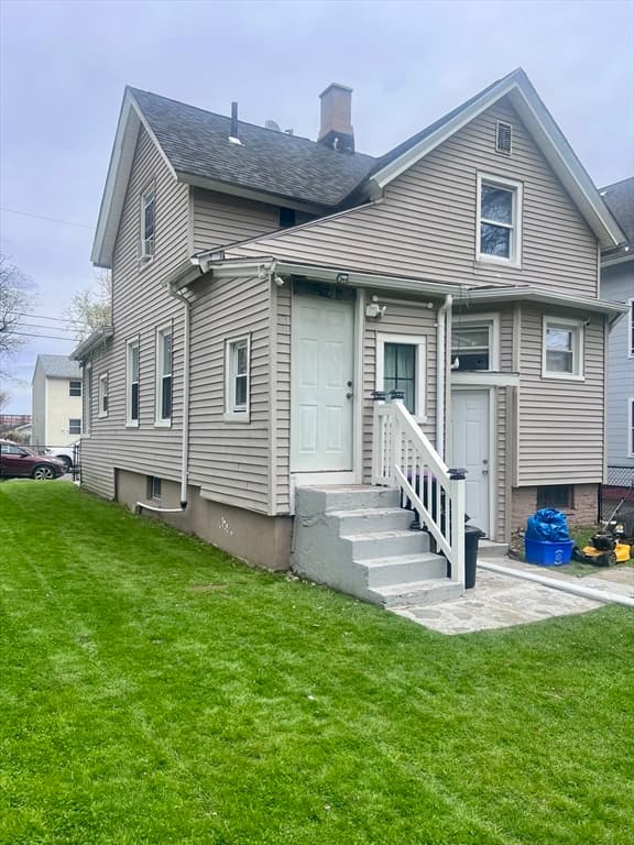5 Vernon St, Holyoke MA 01040 photo 2