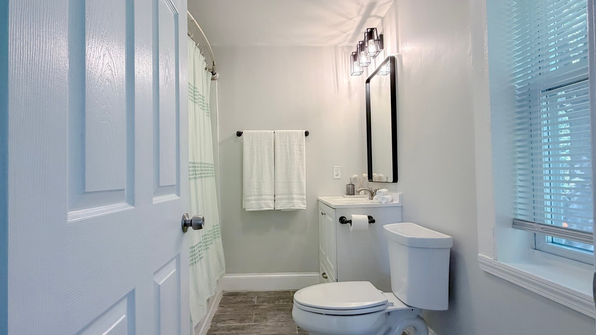 Single Family Residence at 4 Longfellow Rd, Worcester MA 01602, photo 23 of 36