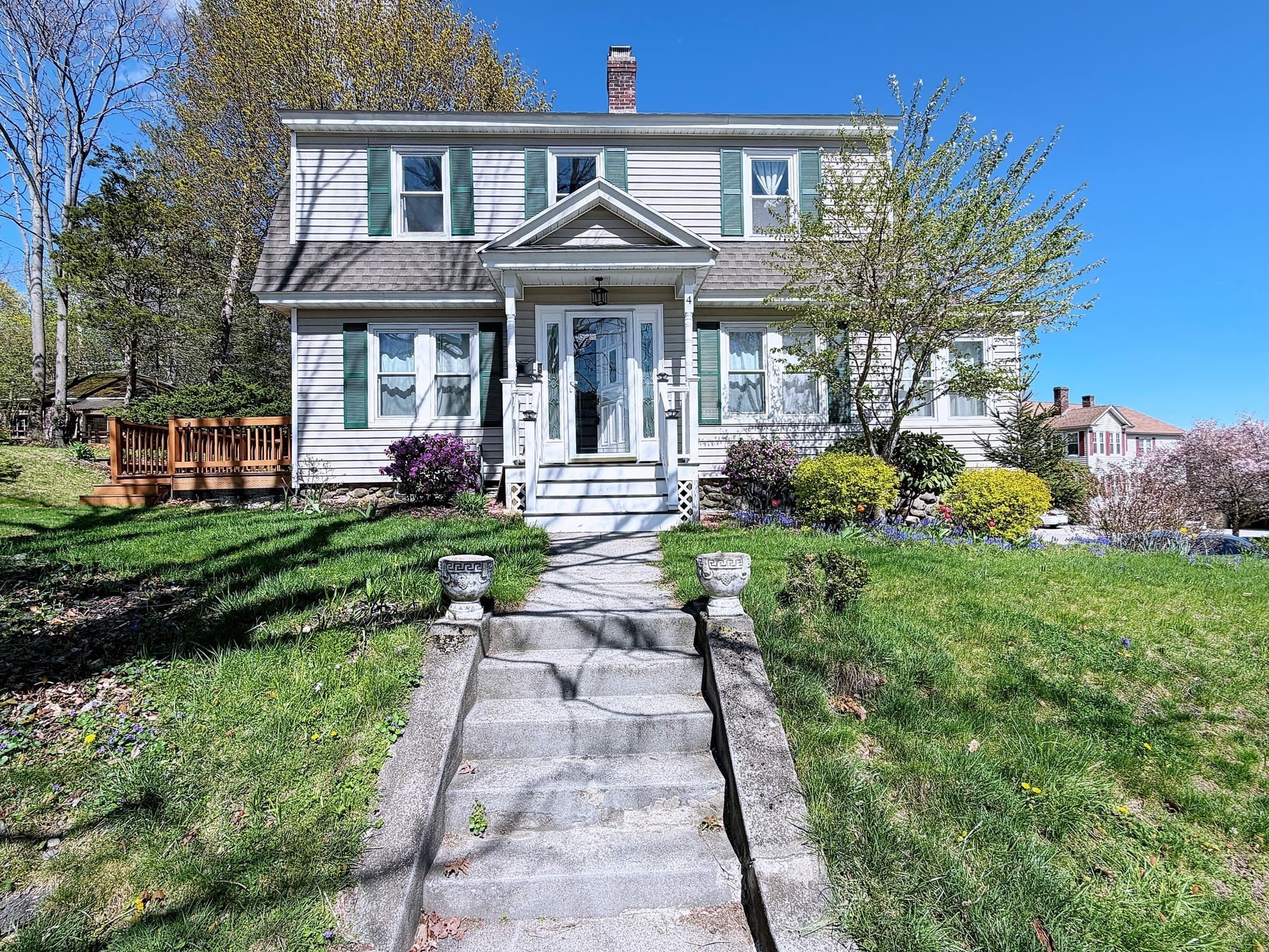 Single Family Residence at 4 Longfellow Rd, Worcester MA 01602, photo 2 of 36