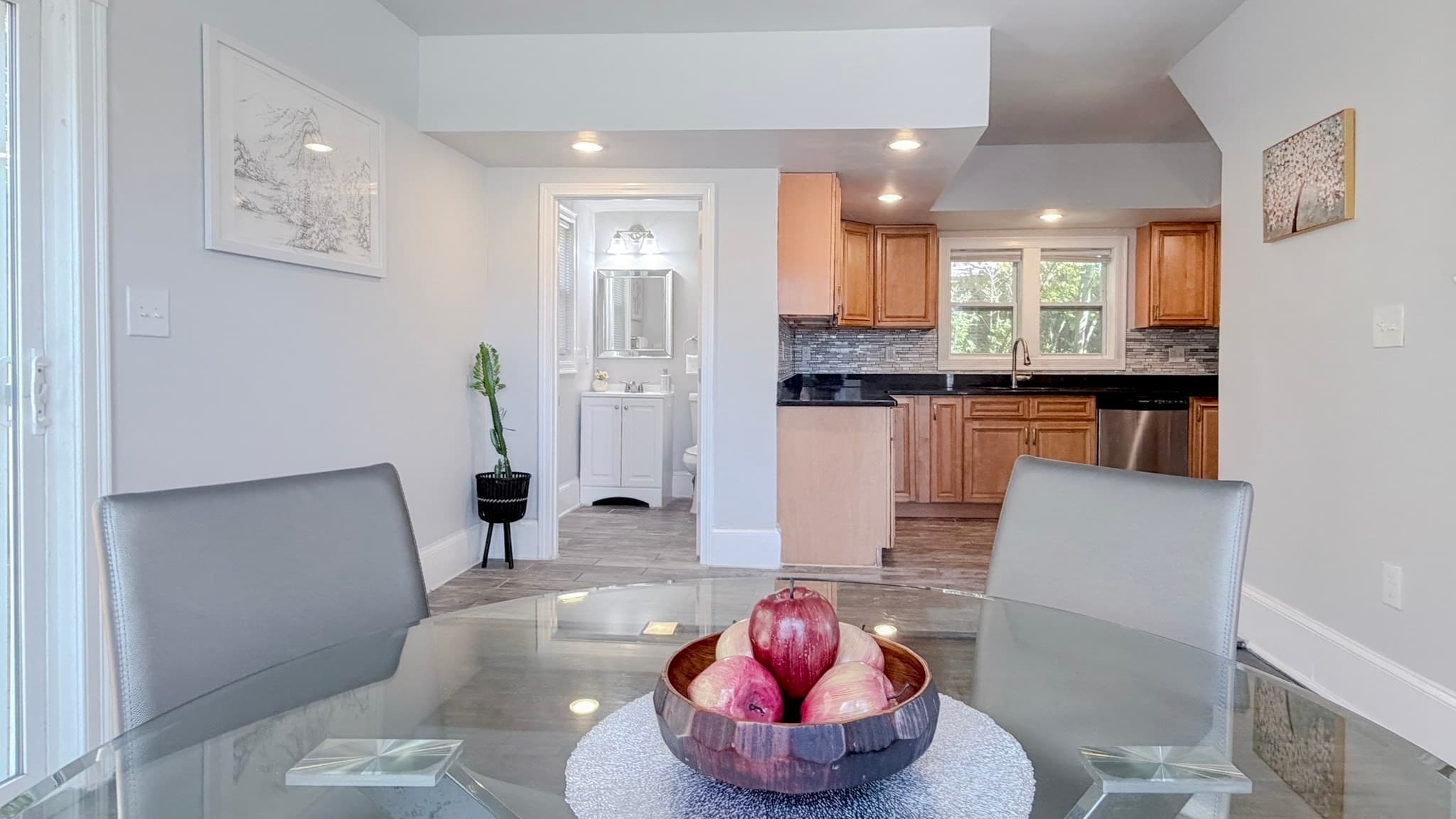 Single Family Residence at 4 Longfellow Rd, Worcester MA 01602, photo 13 of 36