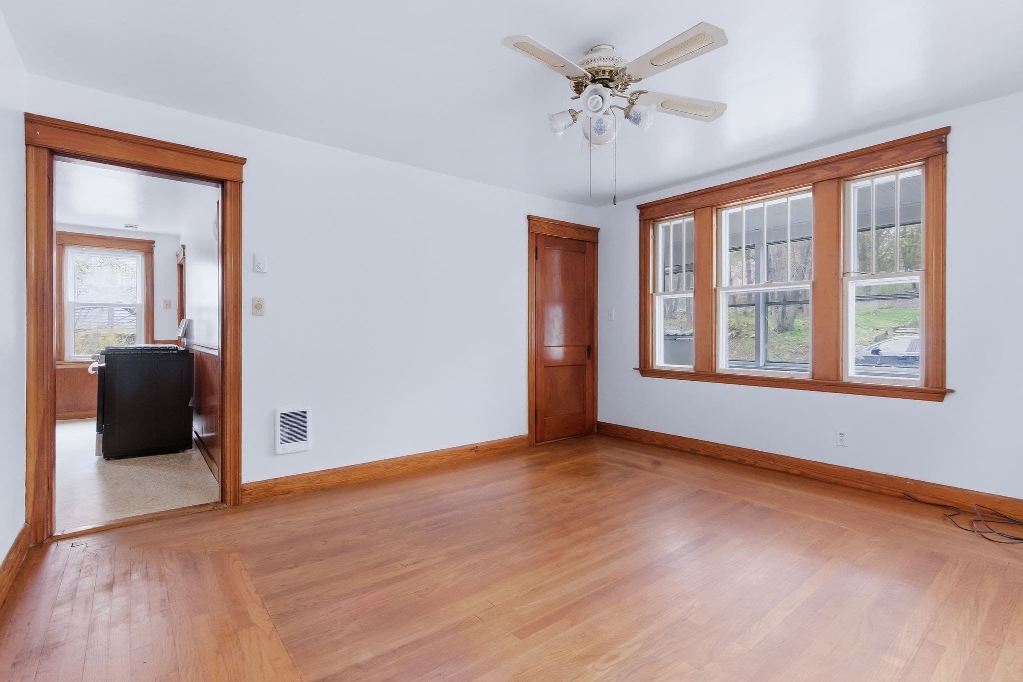 Multi Family at 7 Third Avenue, Dudley MA 01571, Dudley, photo 7 of 42