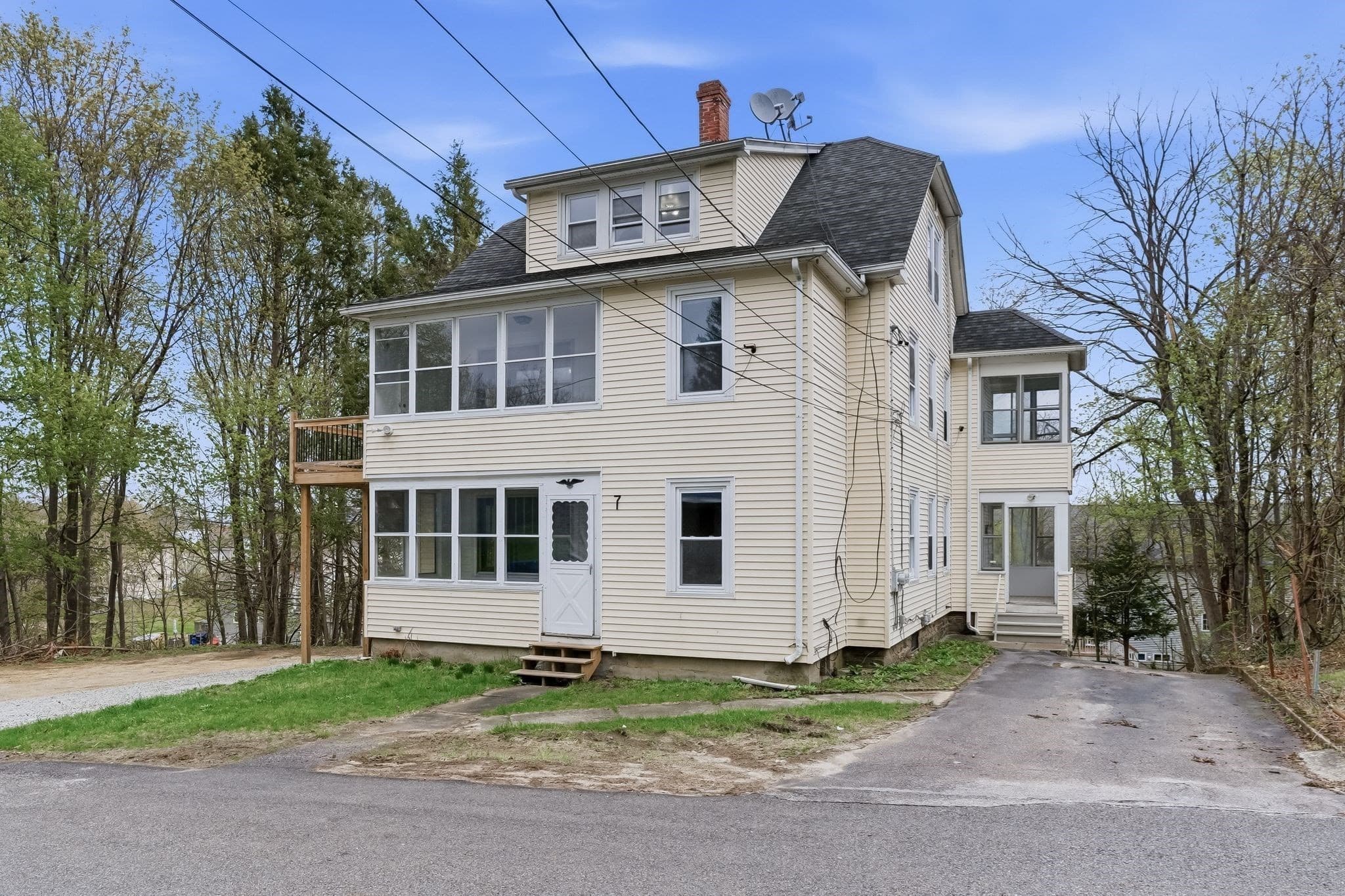 7 Third Avenue, Dudley MA 01571