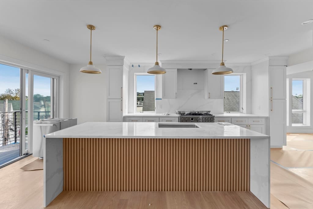 Condominium at 595 Broadway # 303, Somerville MA 02145, photo 2 of 12