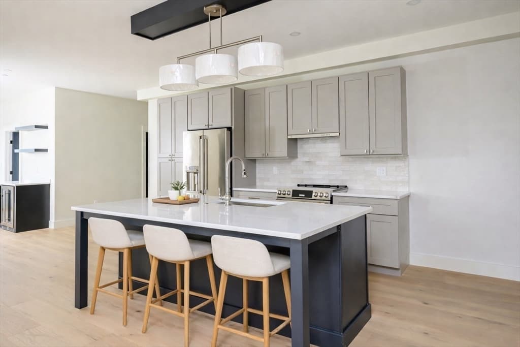 21 Tanglewood Road # 3, Boston MA 02124