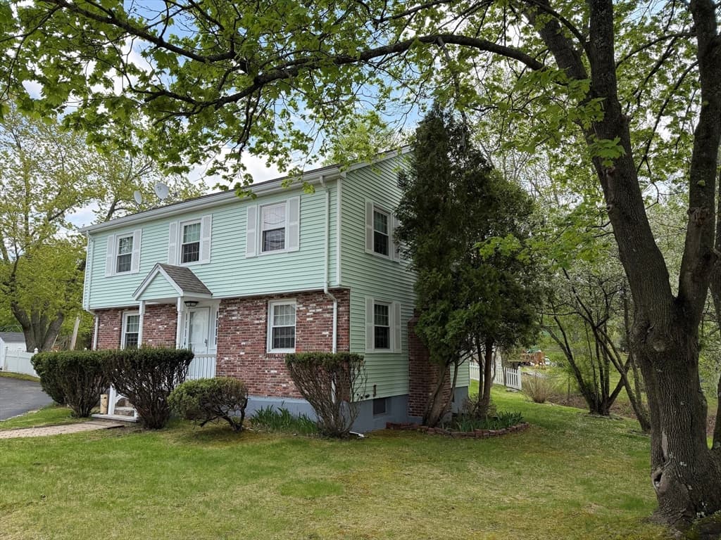 Single Family Residence at 54 River St, Billerica MA 01821, photo 2 of 26