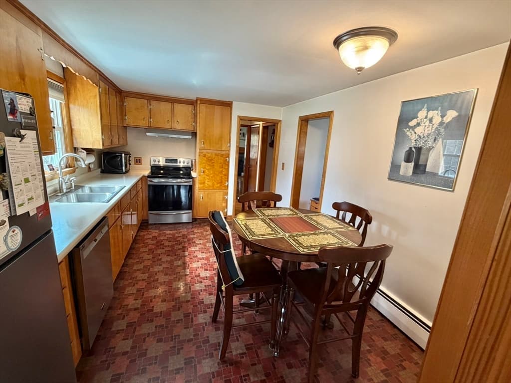 Single Family Residence at 54 River St, Billerica MA 01821, photo 10 of 26