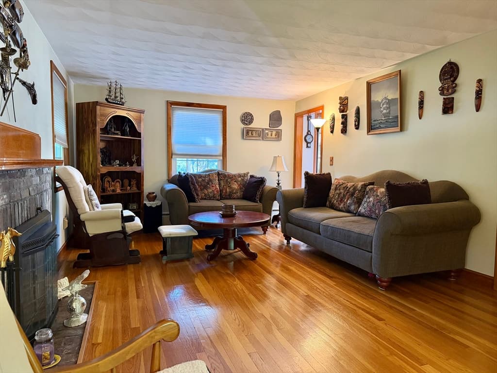 Single Family Residence at 54 River St, Billerica MA 01821, photo 15 of 26