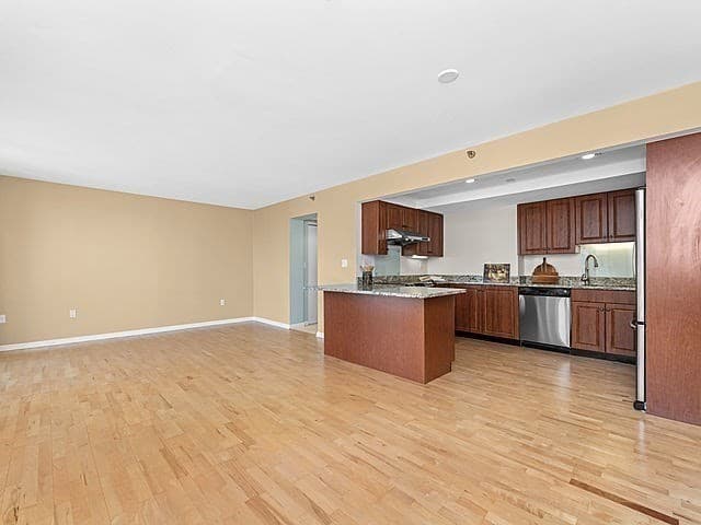 Condominium at 10 Rogers Street # 428, Cambridge MA 02142, Cambridge, photo 7 of 29