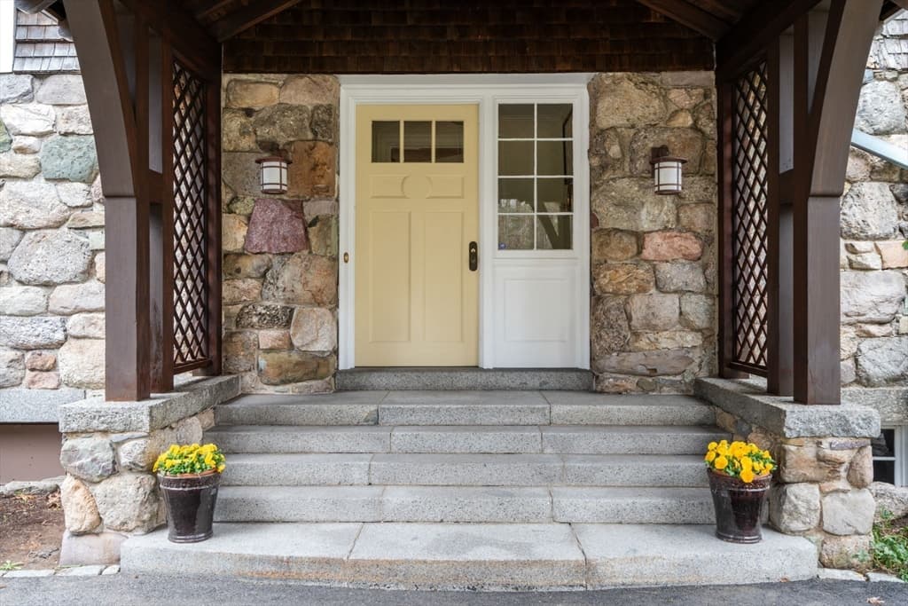 650 Canton Ave, Milton MA 02186 photo 3