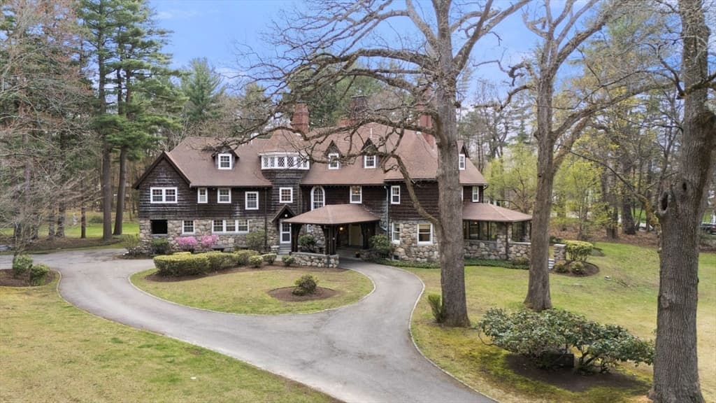 650 Canton Ave, Milton MA 02186