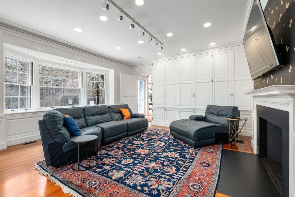 650 Canton Ave, Milton MA 02186 photo 19