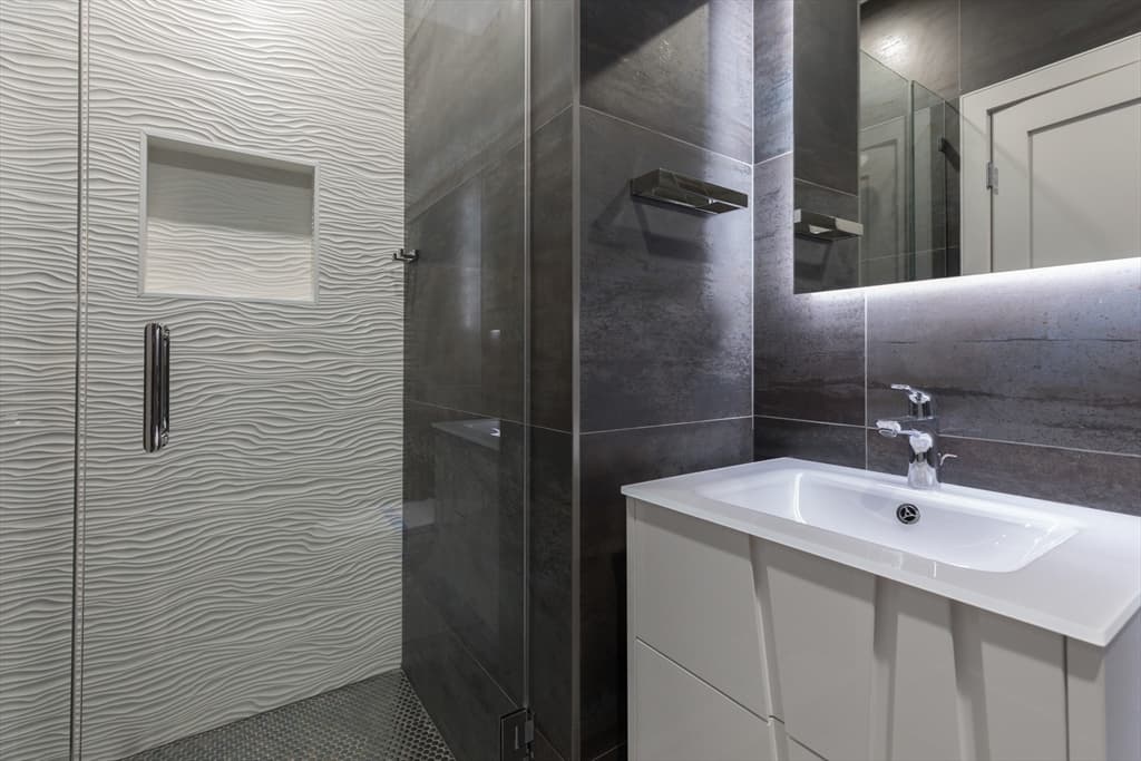 Condominium at 577 Massachusetts Ave PH, Boston MA 02118, photo 15 of 15