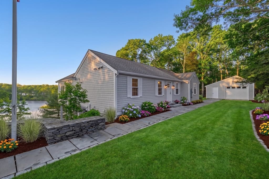 162 Main St, Barnstable MA 02655