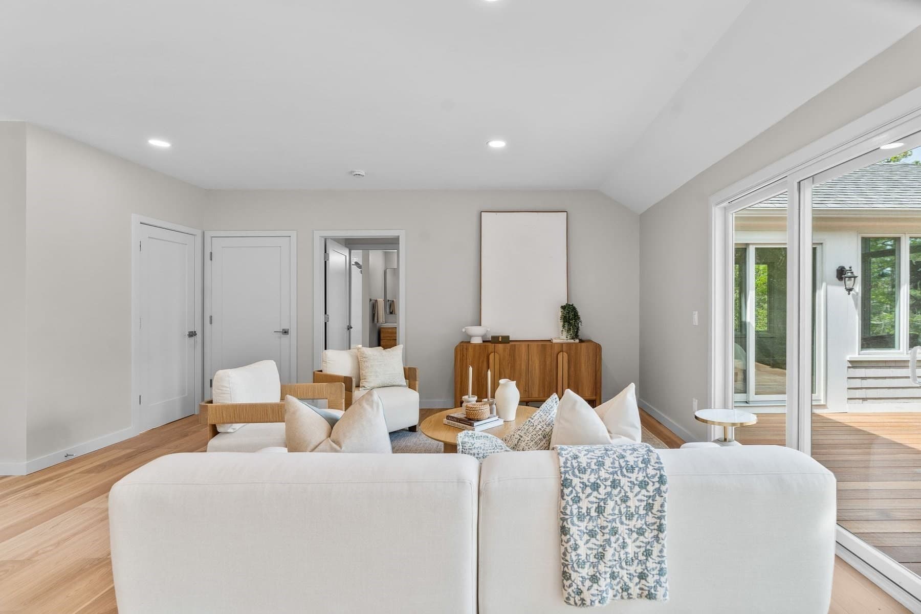 Single Family Residence at 162 Main St, Barnstable MA 02655, photo 11 of 42