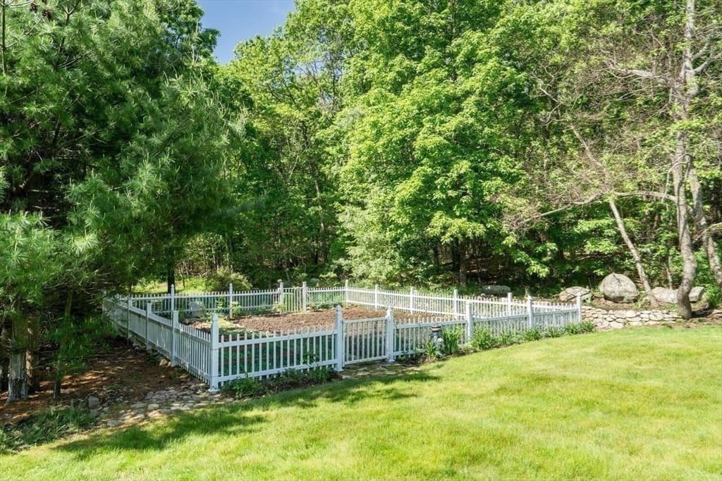 Single Family Residence at 2 Stonegate Ln, Dover MA 02030, Dover, photo 26 of 35