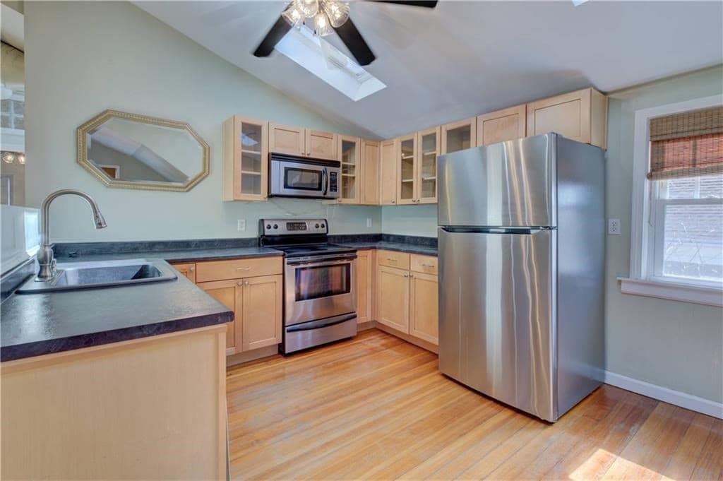 Condominium at 170 Fourth St # 3, Providence RI 02906, Providence, photo 17 of 32