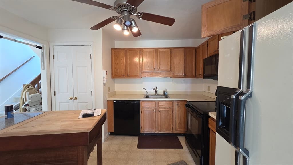 Condominium at 204 Treasure Island Rd # 204, Webster MA 01570, photo 6 of 25