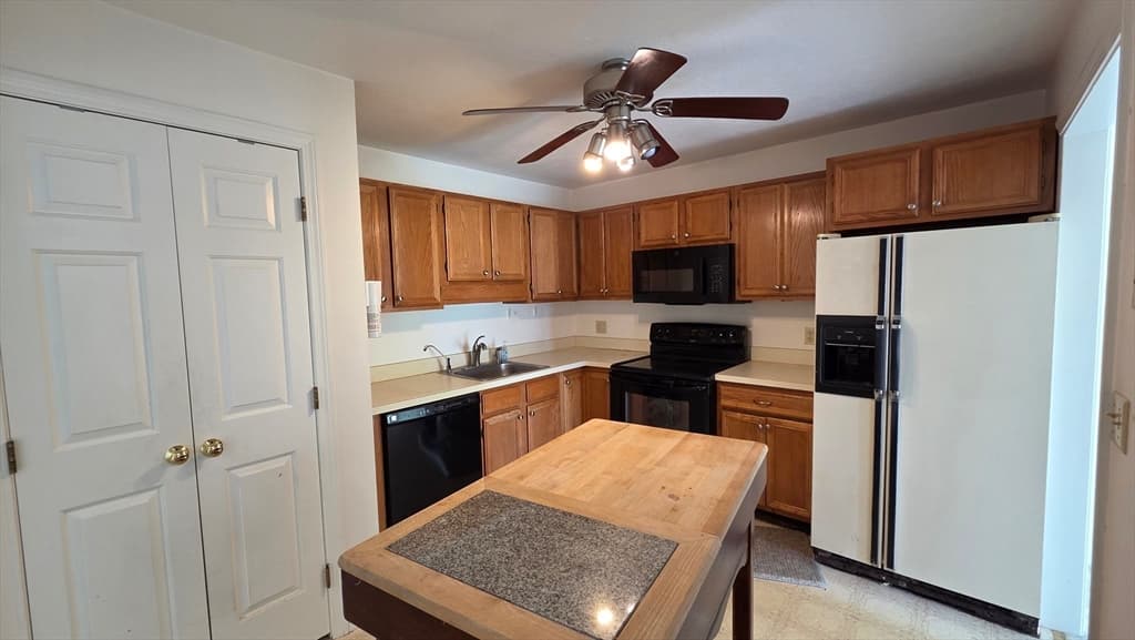 Condominium at 204 Treasure Island Rd # 204, Webster MA 01570, photo 5 of 25